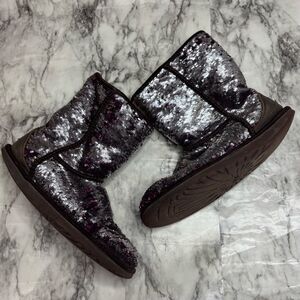 Ugg Boots Womens 9 Classic Short Flip Sequin Sheepskin lined Purple Silver